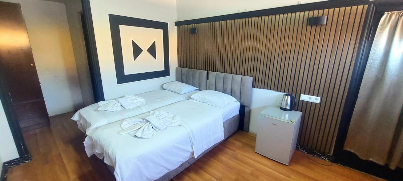 Metrepol Hotel バトゥーミ エクステリア 写真