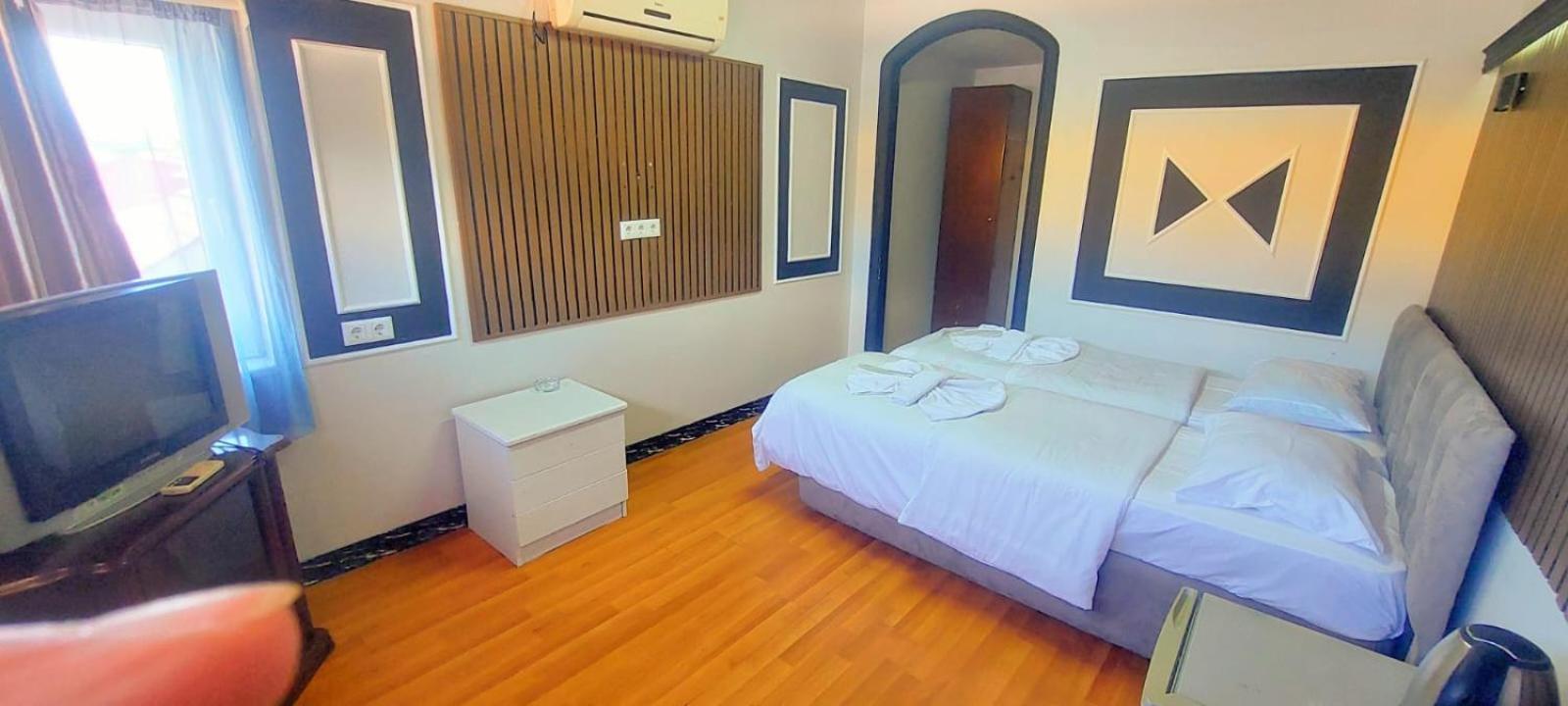 Metrepol Hotel バトゥーミ エクステリア 写真