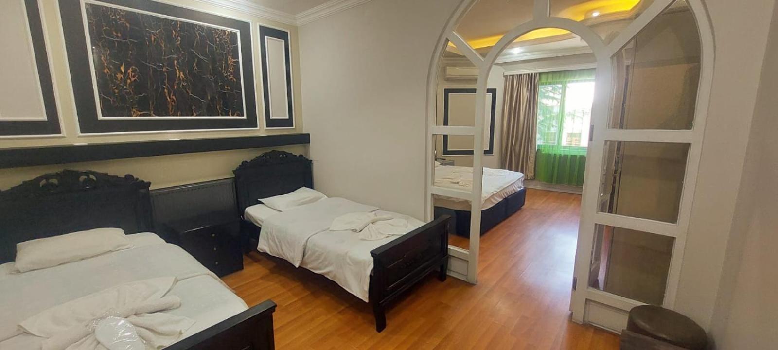 Metrepol Hotel バトゥーミ エクステリア 写真