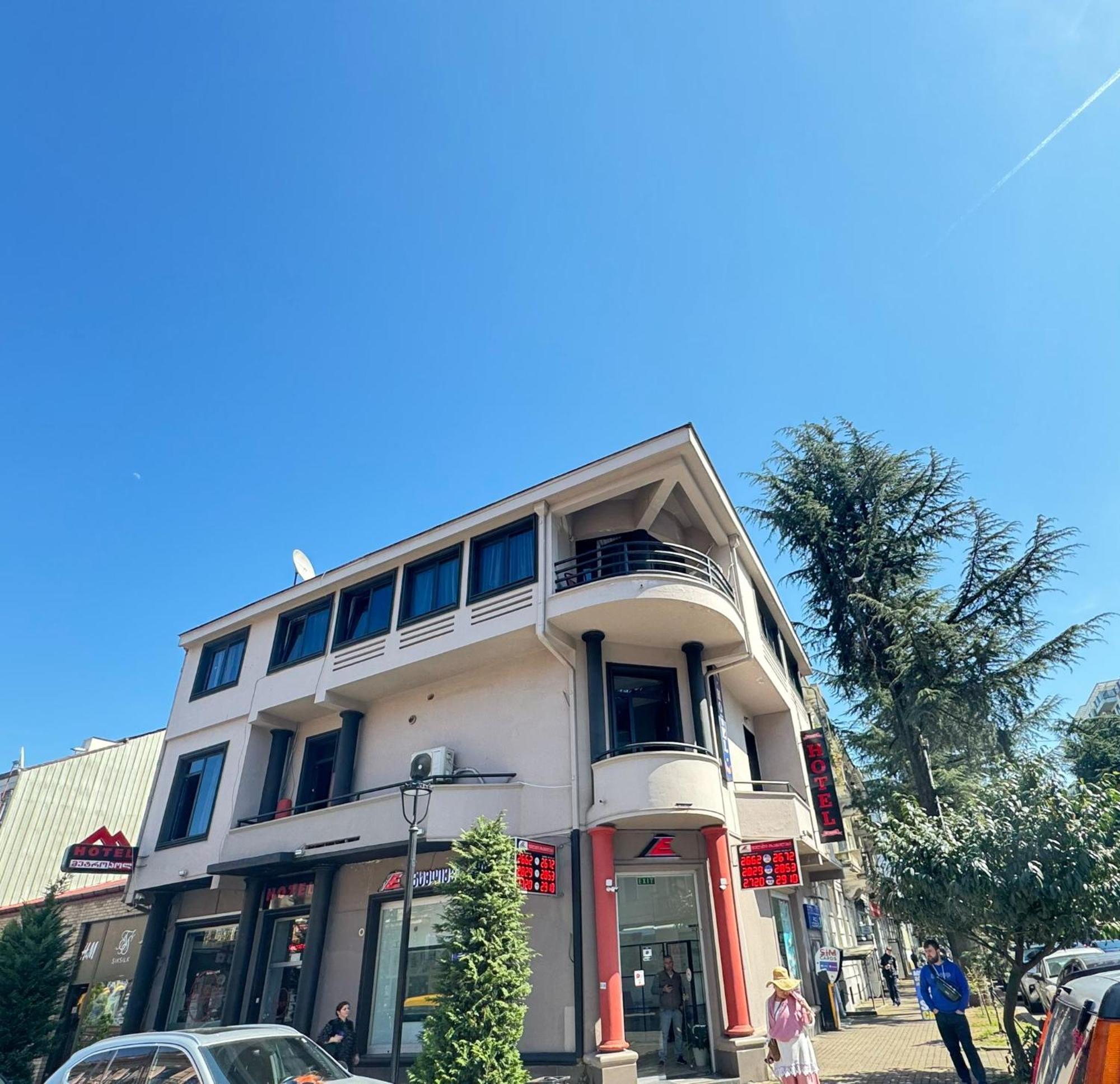 Metrepol Hotel バトゥーミ エクステリア 写真